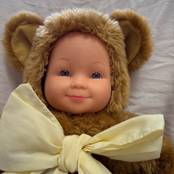 Vintage 90’s Anne Geddes Baby Bear with Yellow Bow - Picture 2 of 5